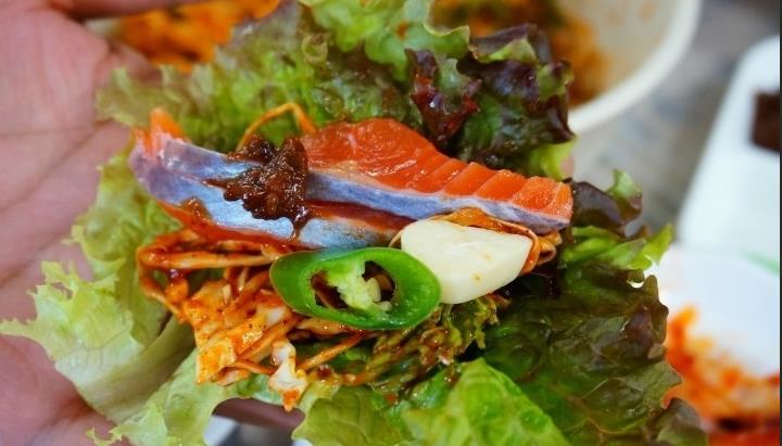 평강배달송어횟집